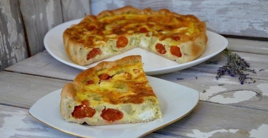 Пирог с артишоками, помидорами черри и фета