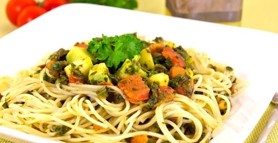 Спагетти с кабачками и шпинатом