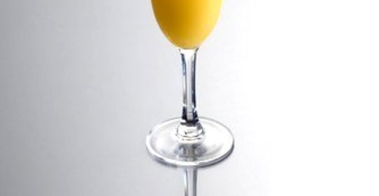 Коктейль «Касабланка» с яичным ликером