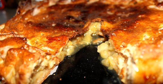 Пирог из ревеня с коньяком