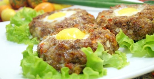 Овощи тушеные с сардельками