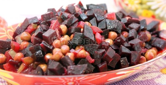 Салат из яблок и лука