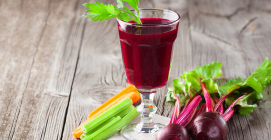 Свекольно-яблочный сок с сельдереем