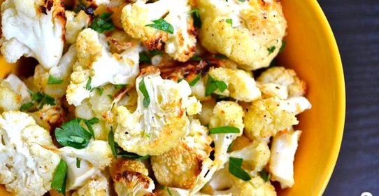 Цветная капуста с чесноком и сыром