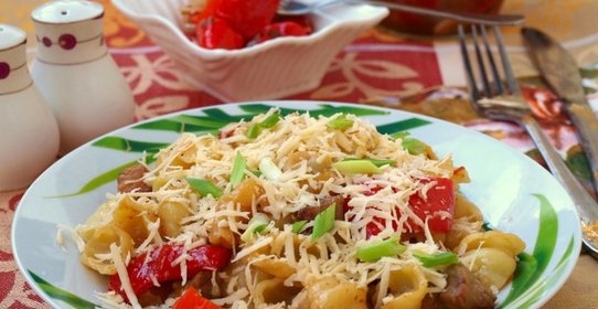 Ракушки с мясом и болгарским перцем