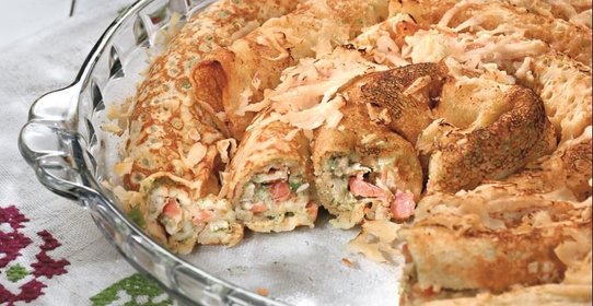 Блинный пирог со шпинатом