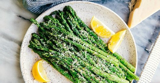 Спаржа с сыром и лимоном