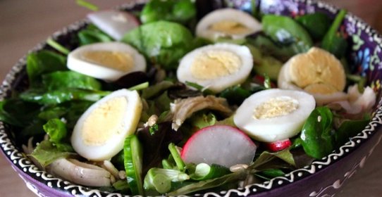 Весенний салат с курицей
