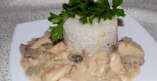 Куриная грудка с шампиньонами
