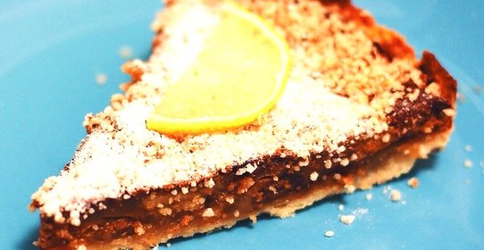 Зимний пирог с яблоками и вареной сгущенкой