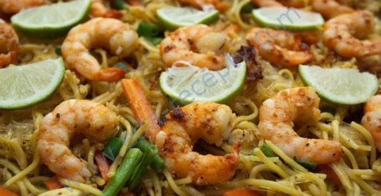 Лапша со свининой и креветками (Семейный стиль)