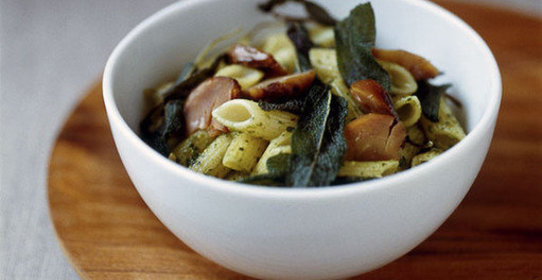 Пенне с каштанами и шалфеем