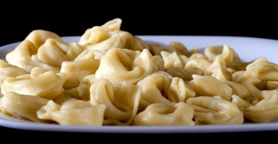 Тортеллини с курицей, сыром и мускатным орехом