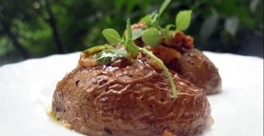 Картофель под чесночным соусом