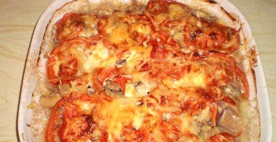 Мясо с грибами и помидорами