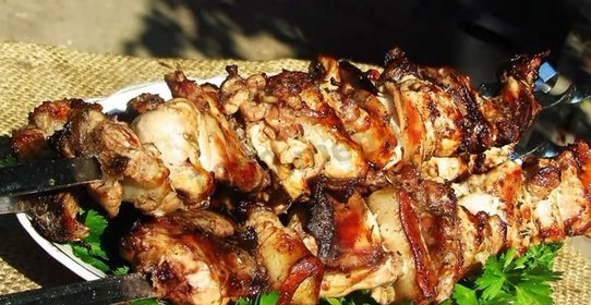 Шашлык из кролика с салом