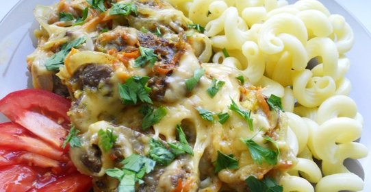 Куриная печень под сырной шубой