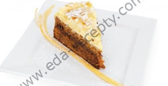 Морковный бисквит «Воскресный ужин»