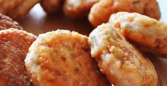 Котлеты из семги и крабовых палочек