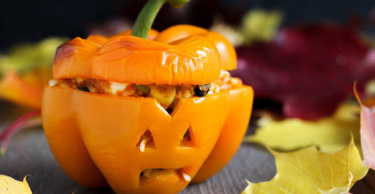 Перец, фаршированный рисом с тыквенным пюре