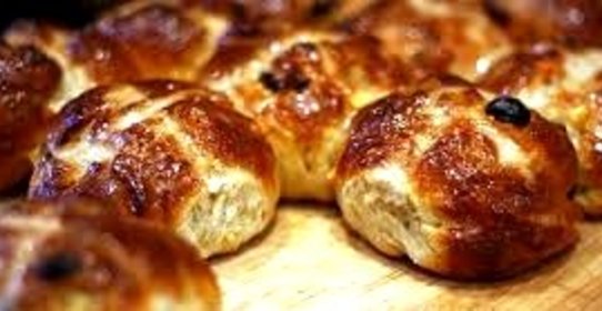 Воздушные булочки с изюмом