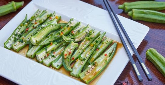 Теплый салат из свежей окры