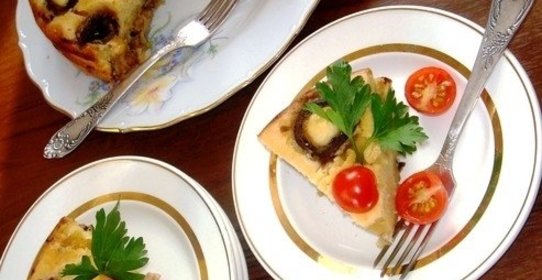 Закусочный пирог с курицей, грибами и сыром