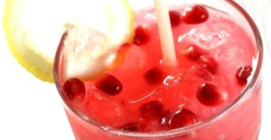 Новогодний гранатовый коктейль с водкой