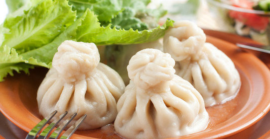 Хинкали с мясом и зеленью