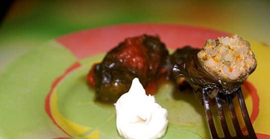 Долма из свекольных листьев