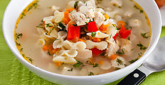 Салат из омлета и ветчины