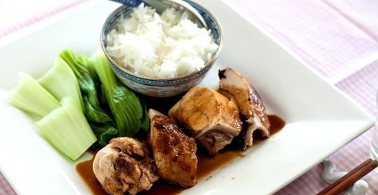 Курица, запеченая в воке целиком