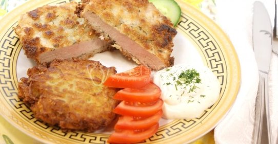 Шницель с картофельной лепёшкой