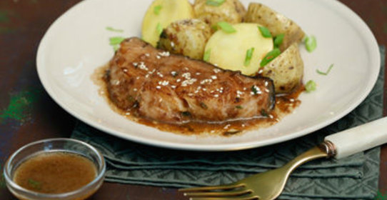 Черная треска в имбирно-чесночном соусе