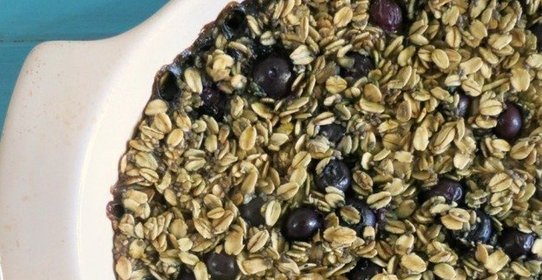 Овсяный пирог с голубикой