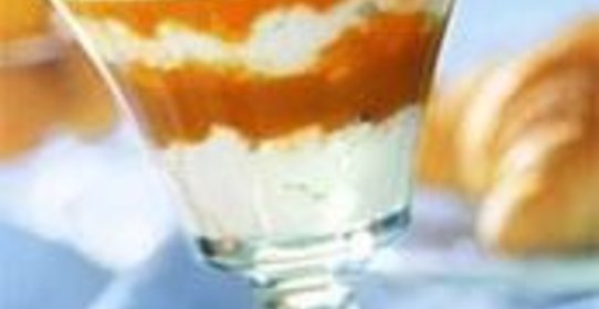 Творожный десерт с абрикосами