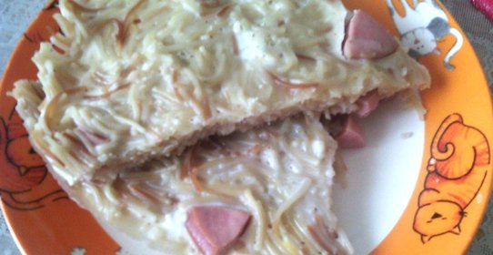 Вермишель в омлете с сардельками