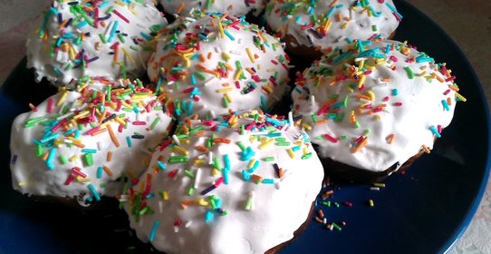 Кекс с заварным белковым кремом