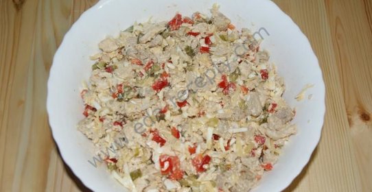 Салат Зимняя сказка курица маринованные огурцы