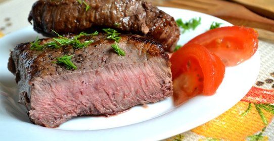 Бифштекс из говядины на сковородке