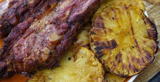 Свиные ребра с ананасом