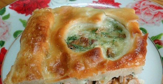 Пирог с грибами из слоеного бездрожжевого теста