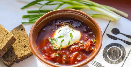 Вегетарианский борщ без мяса с фасолью и грибами