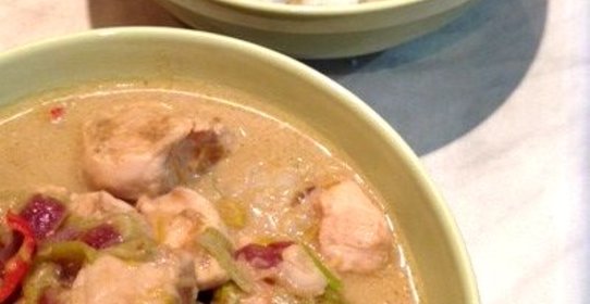 Рис и карри с курицей и кокосовым молоком