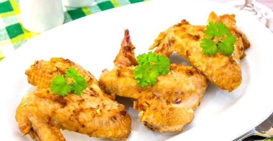 Куриные крылышки, запеченные с имбирем