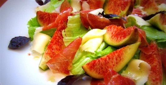 Салат Любимый с ветчиной