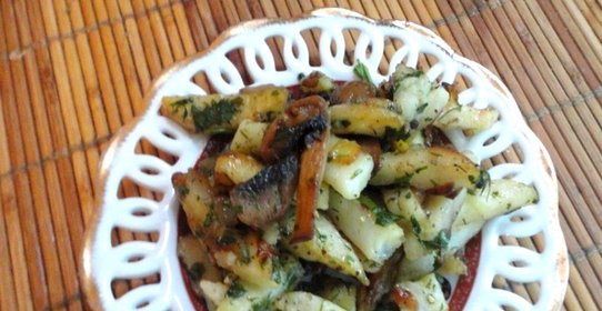 Жареная картошка с сушеными грибами