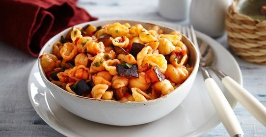 Паста с нутом и баклажанами