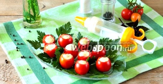 Томаты черри с базиликовым кремом