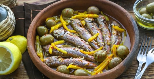 Барабулька с оливками и сладким перцем